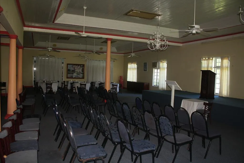 The Crest Conference And Retreat Facility 0*, Port Antonio
