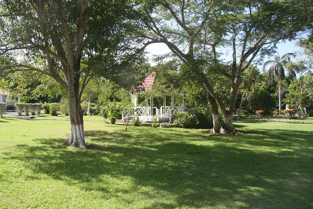Villa The Crest Conference And Retreat Facility